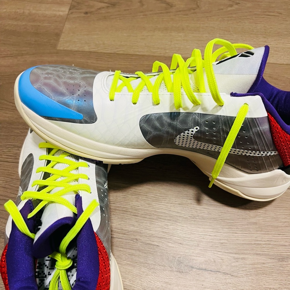 Kobe 5 Bruce lee
Kobe 6 reverse
Kobe 5 Protro Tucker - Picture 3 of 3